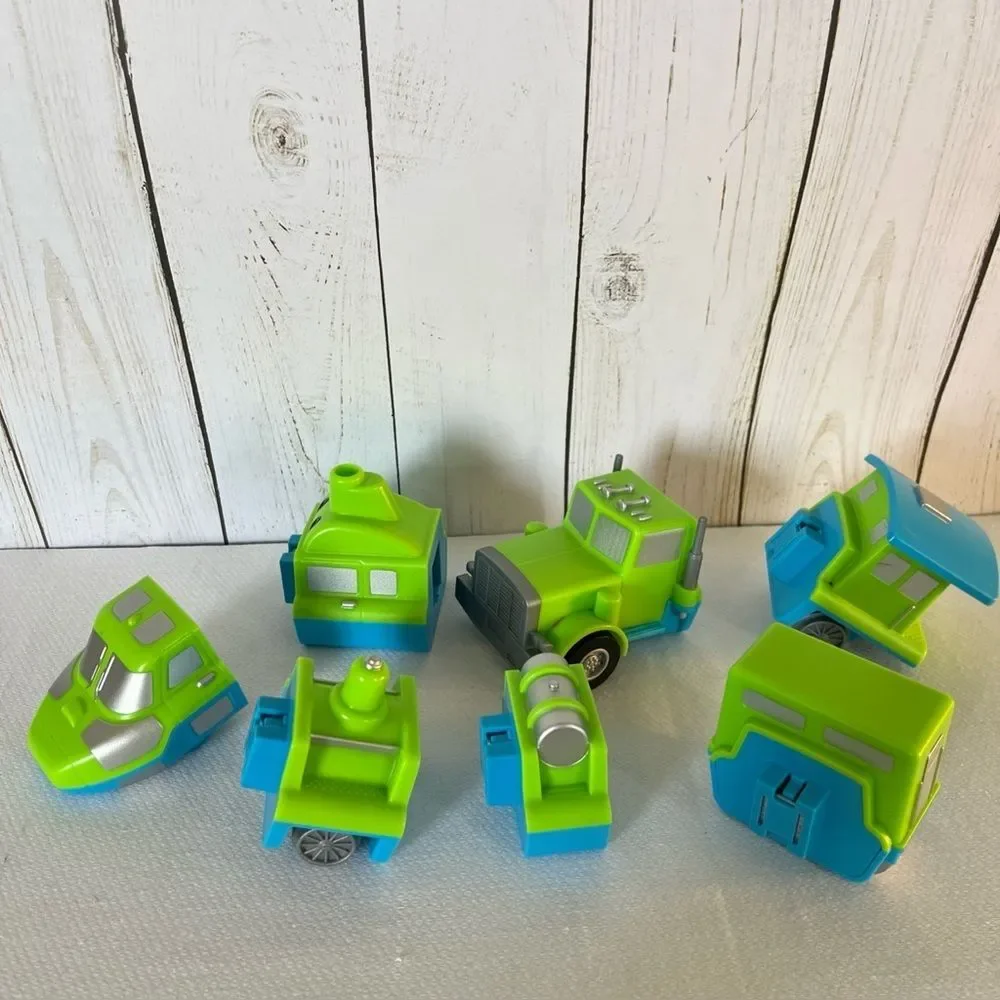 Popular Playthings Tricks Magnetic Switch and Create Toy 7 Piece Set Green Blue